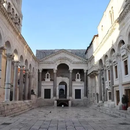 Апартаменты First Vestibul, Heart Of *