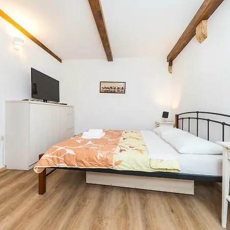 Apartman First Vestibul