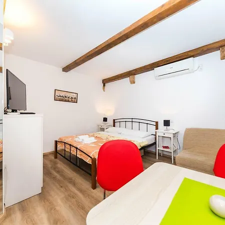 Апартаменты First Vestibul *