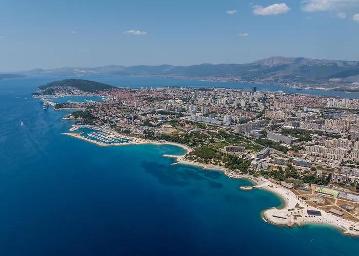 Apartman First Vestibul *