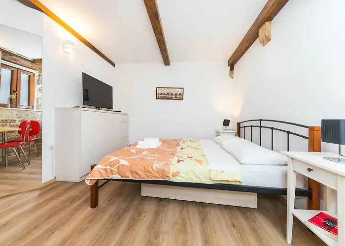 Apartman First Vestibul