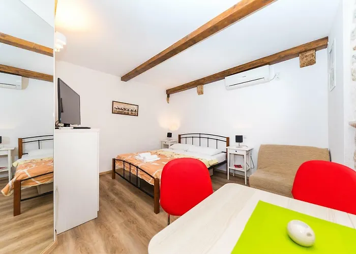 Apartman First Vestibul *