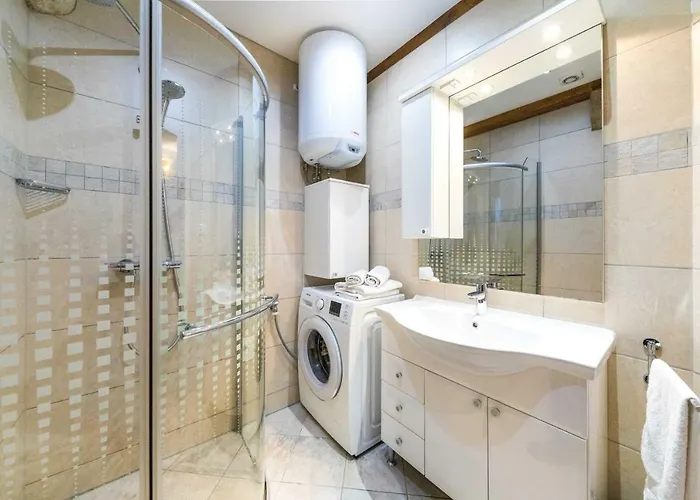 First Vestibul Apartman